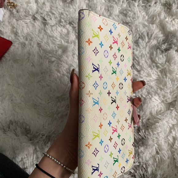 Limited edition Louis Vuitton wallet - Picture 8 of 9